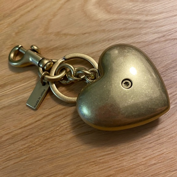 *NWOT* Coach XL Gold Heart Keychain with Rhinestone & Enamel Multicolor Stripes - Picture 2 of 4